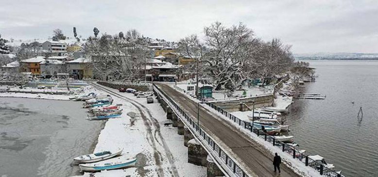 Bursa'nın karla kaplı 'Küçük Venedik'i ziyaretçilerini ağırlıyor