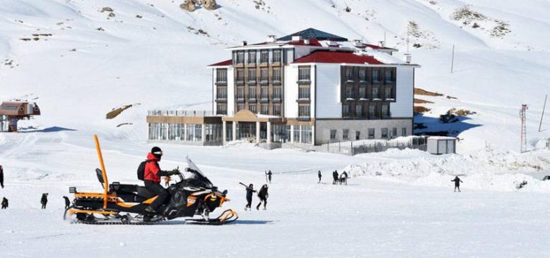 Hakkari'deki kayak merkezi yerli ve yabancı turistleri ağırlıyor