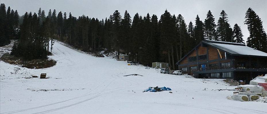 Ilgaz Dağı'ndaki kayak merkezlerinde hafta sonu yoğun geçti