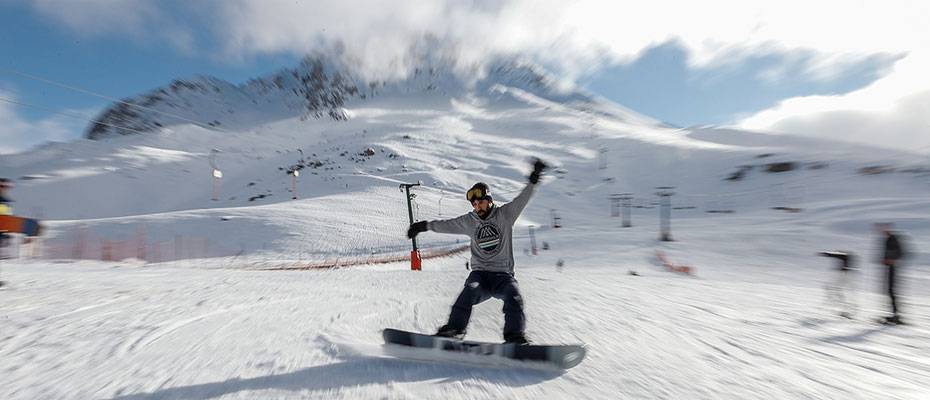 Saklıkent kayak tutkunu turistlerle doldu