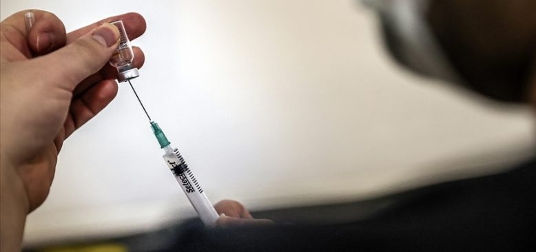 Almanya'da 21 çocuğa yanlışlıkla yetişkin dozda Kovid-19 aşısı yapıldı