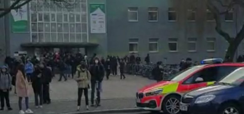 Hans-Böckler Okulu’na gaz saldırısı