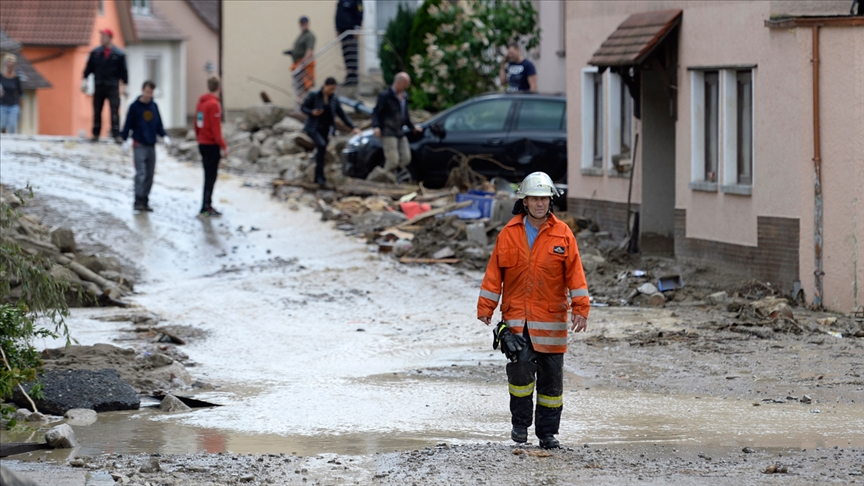 Almanya’da şiddetli fırtına nedeniyle 60 bin hane elektriksiz kaldı