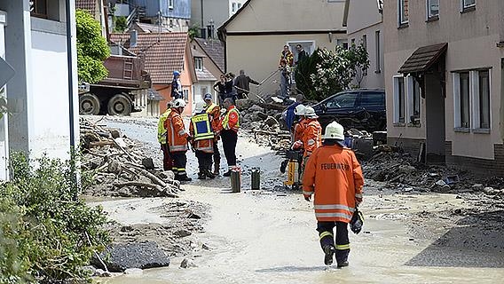 Almanya’da etkili olan kuvvetli fırtınada en az 3 kişi öldü