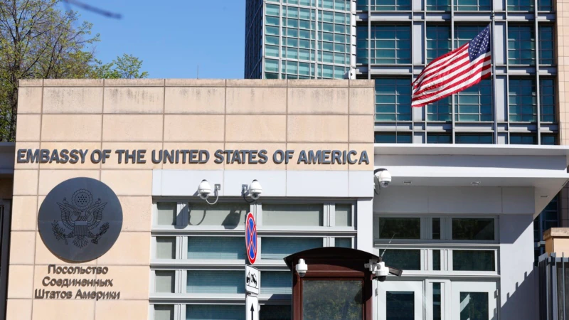 “ABD’nin Moskova Büyükelçiliği Kapatılmamalı”