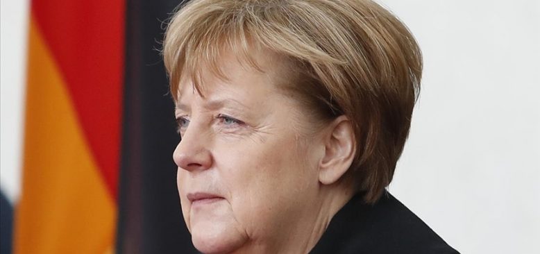 Angela Merkel'in alışveriş esnasında cüzdanını çaldırdığı iddia edildi