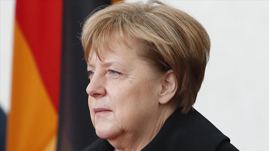 Angela Merkel’in alışveriş esnasında cüzdanını çaldırdığı iddia edildi