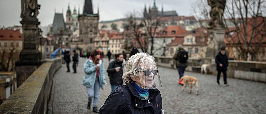 Çekya’da marttan itibaren Kovid-19 önlemlerinin büyük çoğunluğu kaldırılacak