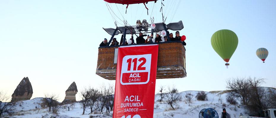 Kapadokya’da balonlar ‘112 Acil Çağrı Merkezi’ afişleriyle uçtu