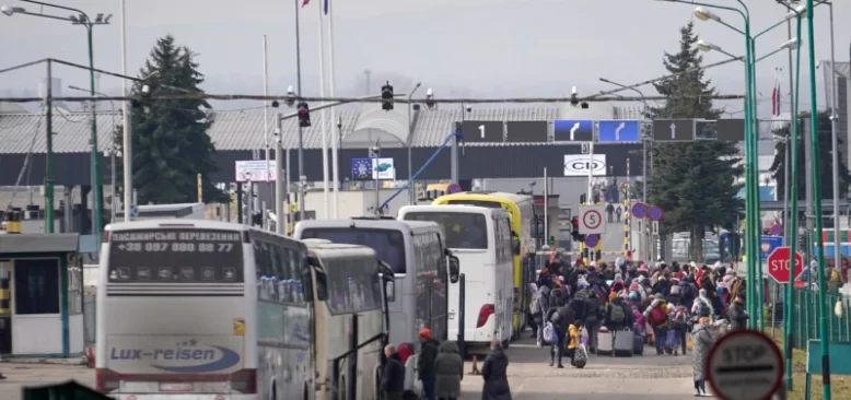 Ukraynalılar Sınır Bölgelerinde Bekliyor