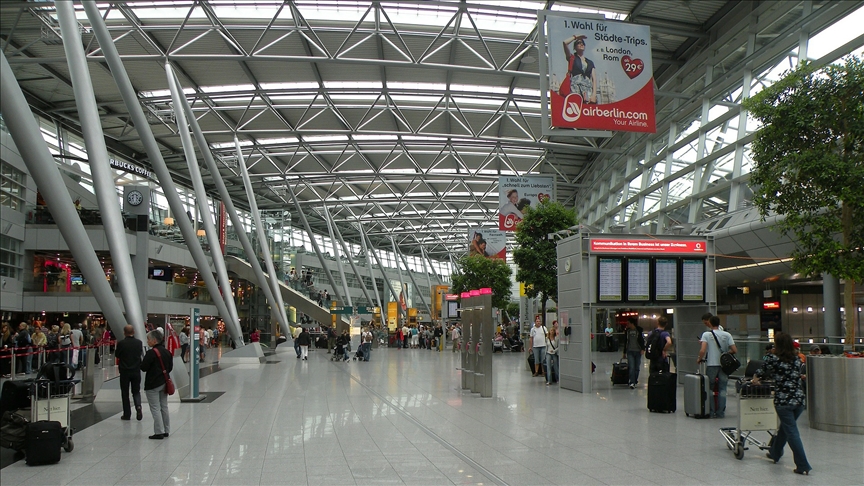 Almanya’da güvenlik görevlileri büyük havaalanlarında greve gitti