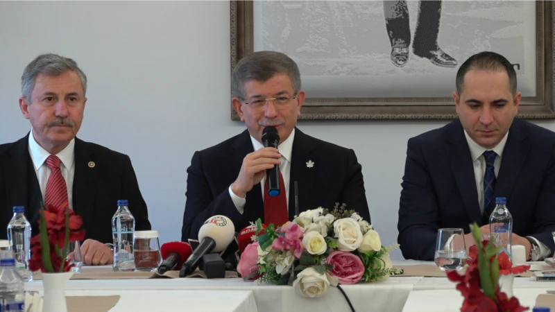 Davutoğlu: “İttifak Yeniden Yapılanmalı”