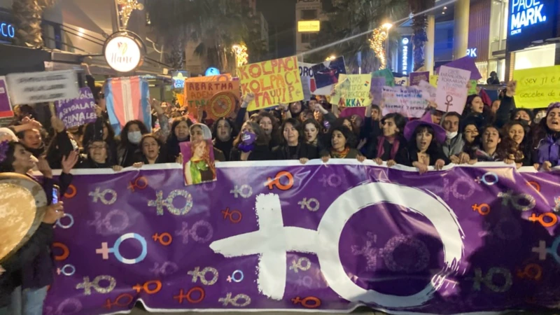 İzmir’de Feminist Yürüyüşüne Önce Yasak Sonra İzin