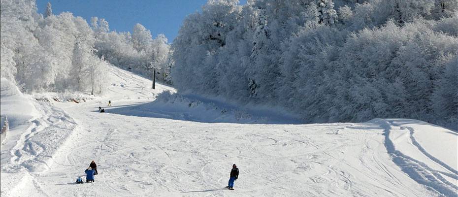 Kayak sezonu uzayan Kartepe’de kar keyfi sürüyor