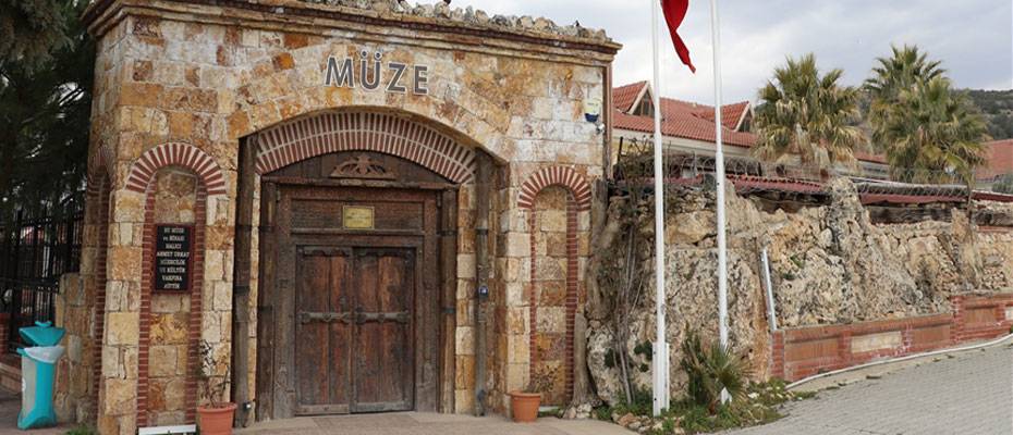 Otel binasından dönüştürülen müze ziyaretçilerini zamanda yolculuğa çıkarıyor