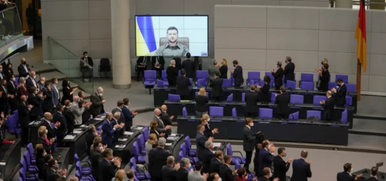 Zelenski'den Almanya Parlamentosu'na Ağır Eleştiriler