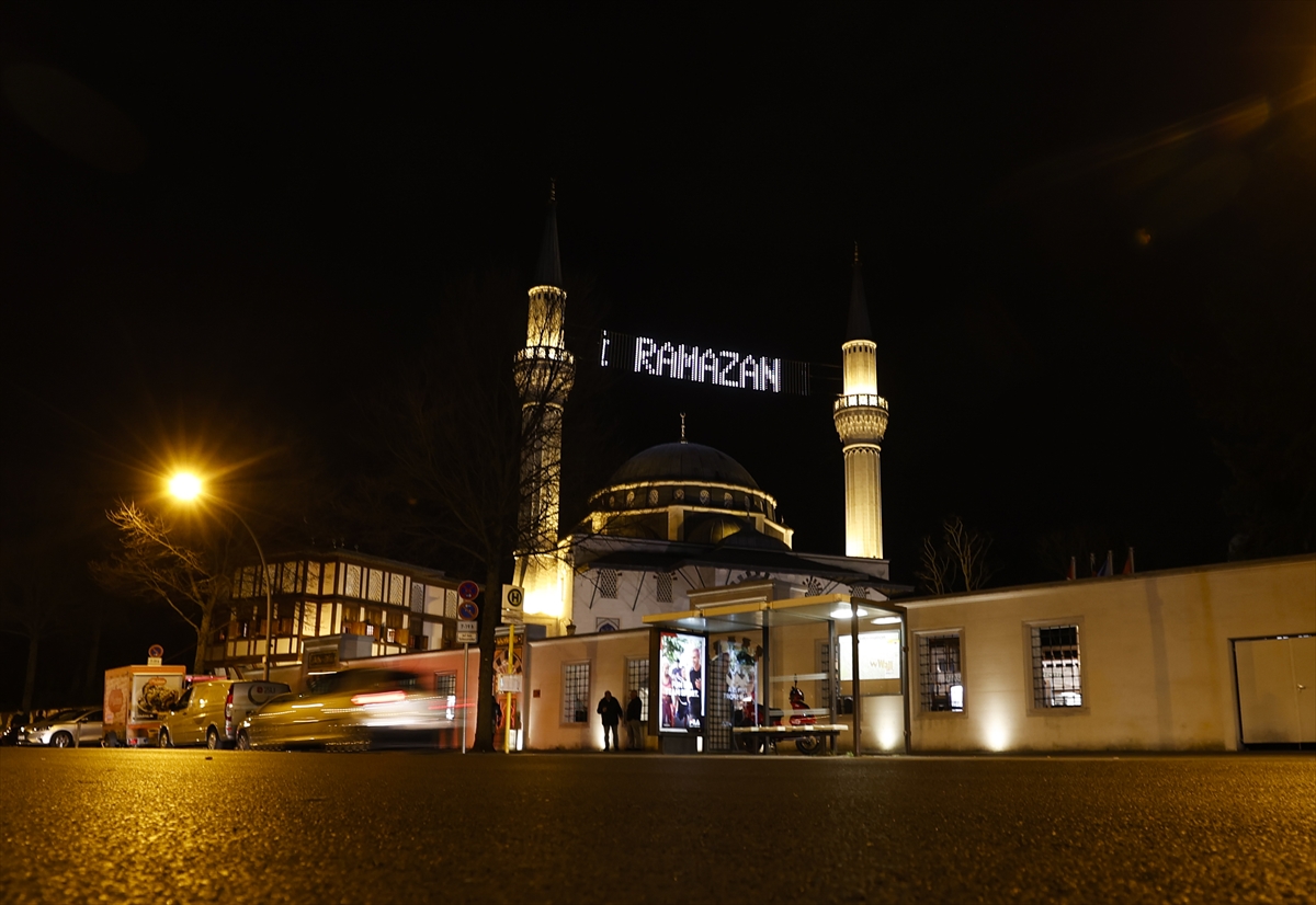 Berlin Şehitlik Camii’nde ramazan ayının ilk teravih namazı