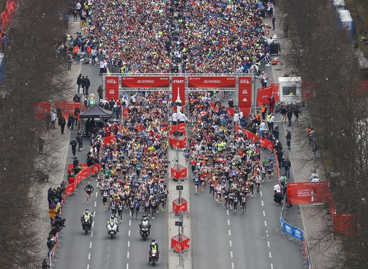 Genarali Berlin Yarı Maratonu koşuldu