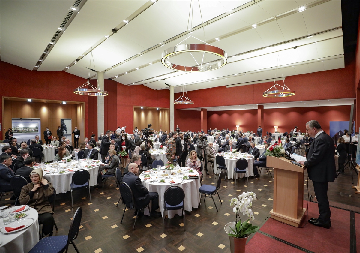 Berlin Büyükelçisi Ahmet Başar Şen iftar yemeği verdi