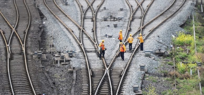 Çin'in Avrupa'ya Giden Tren Yolları Risk Altında 