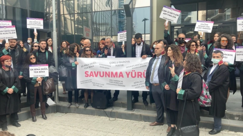 İzmir Barosu’ndan “Savunma Yürüyüşü”