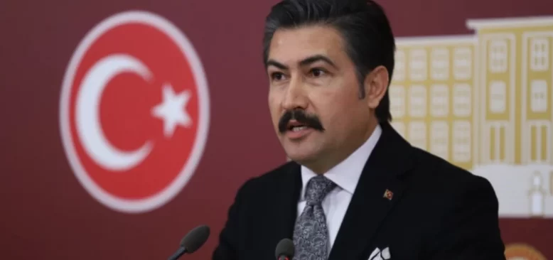 BAE Sözleri Nedeniyle Özkan AKP Yönetiminden Ayrıldı