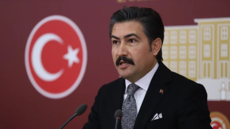 BAE Sözleri Nedeniyle Özkan AKP Yönetiminden Ayrıldı