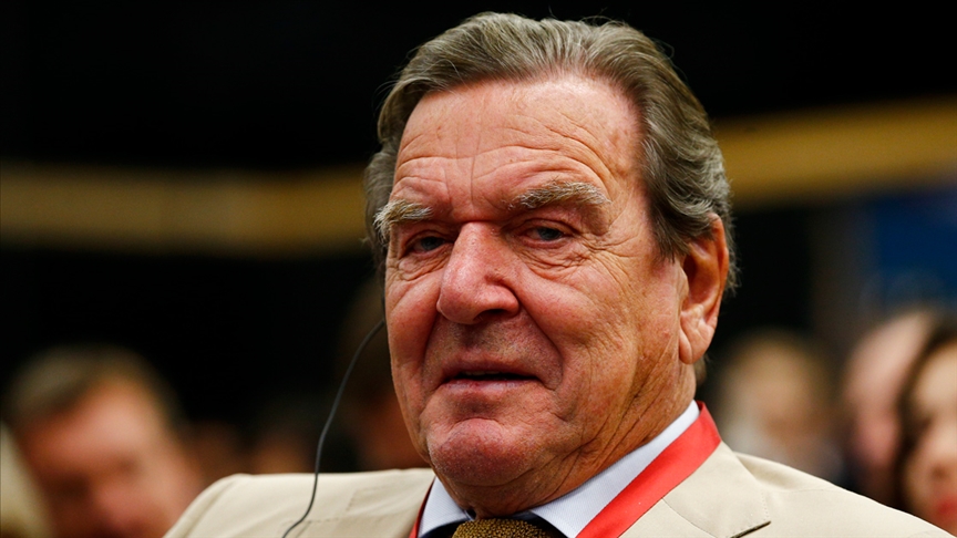 Eski Almanya Başbakanı Gerhard Schröder’e verilen bazı özel haklar geri alındı