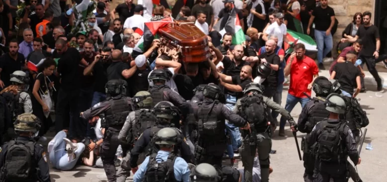 İsrail’den Gazetecinin Cenazesine Coplu Müdahale