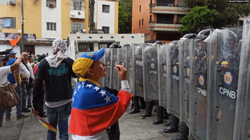 Venezuela’da Kriz Hak İhlallerini Arttırıyor