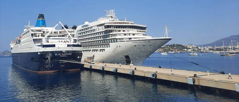 Bahama bandıralı kruvaziyer Seabourn Encore, Bodrum’a yanaştırıldı