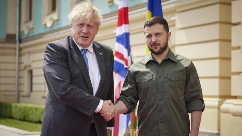 Boris Johnson’dan Kiev Ziyaretinde Askeri Eğitim Teklifi