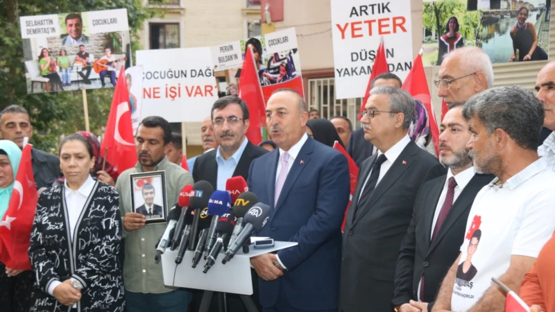 Çavuşoğlu Diyarbakır’dan İsveç ve Finlandiya’ya Seslendi