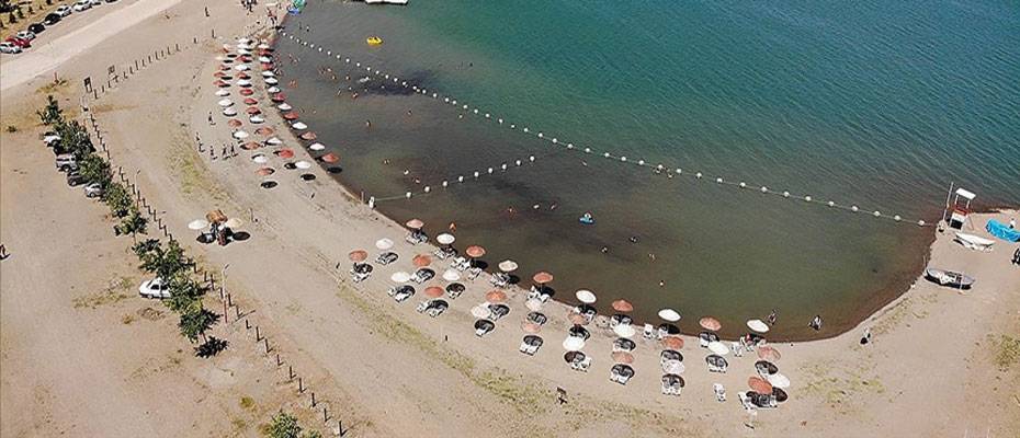 Hazar Gölü sahilleri tatil için bölge halkının tercihi oluyor