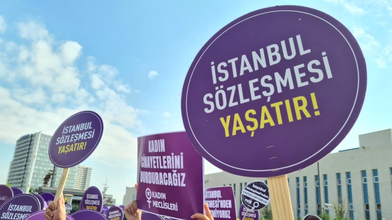 “İstanbul Sözleşmesi Kararı Gözden Geçirilmeli”