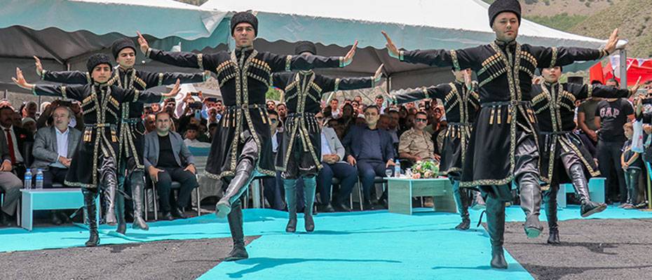 Van’da ‘Kanispi, Ceviz, Bal, Alabalık ve Rafting Festivali’ başladı