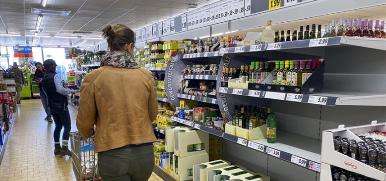 Enflasyon artan yakıt ve gıda fiyatlarıyla son 50 yılın en yüksek seviyesinde
