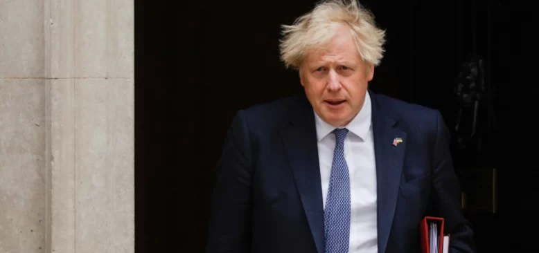 İngiltere Başbakanı’na Tepkili İki Bakandan İstifa