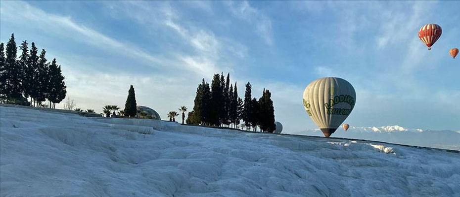 Müzeleri ücretsiz gezme imkanı sunulan gençlere Pamukkale daveti