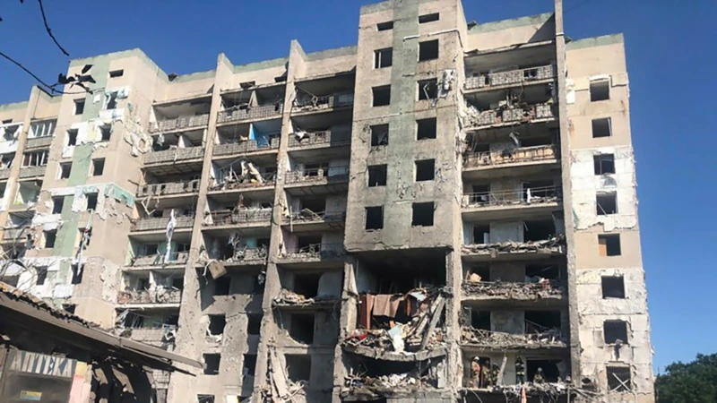 Rus Füzesi Odesa’da Bir Apartmanı Vurdu