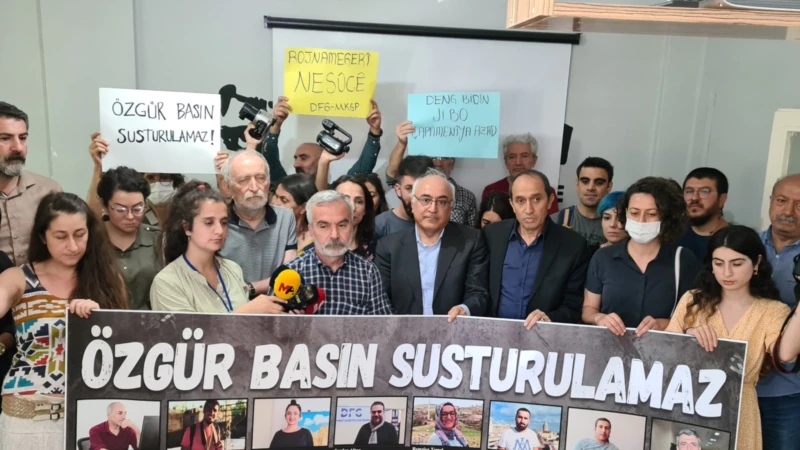 Tutuklu Gazeteciler Protestosuna Sert Polis Müdahalesi