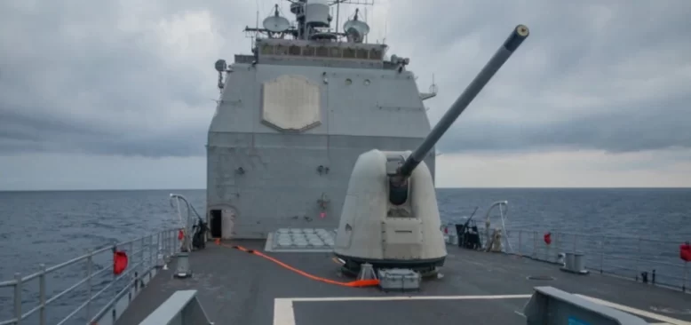 ABD Savaş Gemileri Tayvan Boğazı’ndan Geçti