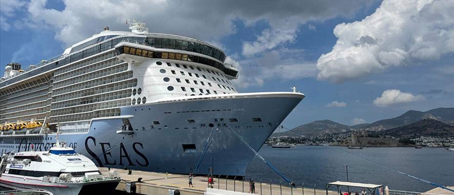Bodrum’a ‘Odyssey of the Seas’ ile 3 bin 693 yolcu geldi