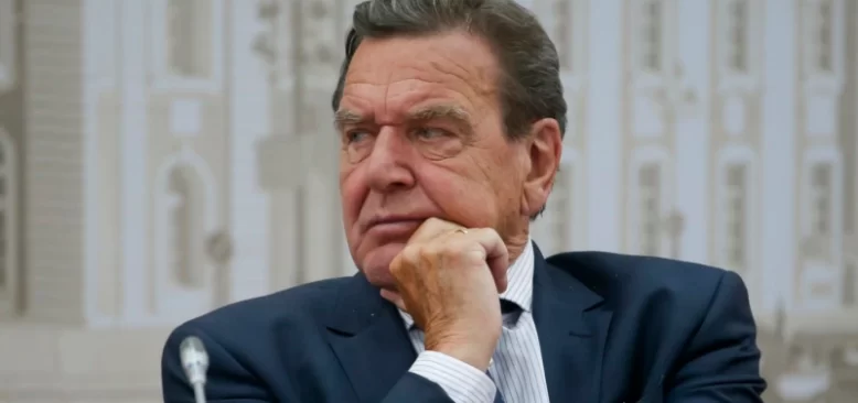 Eski Başbakan Schröder Alman Meclisi’ne Dava Açtı