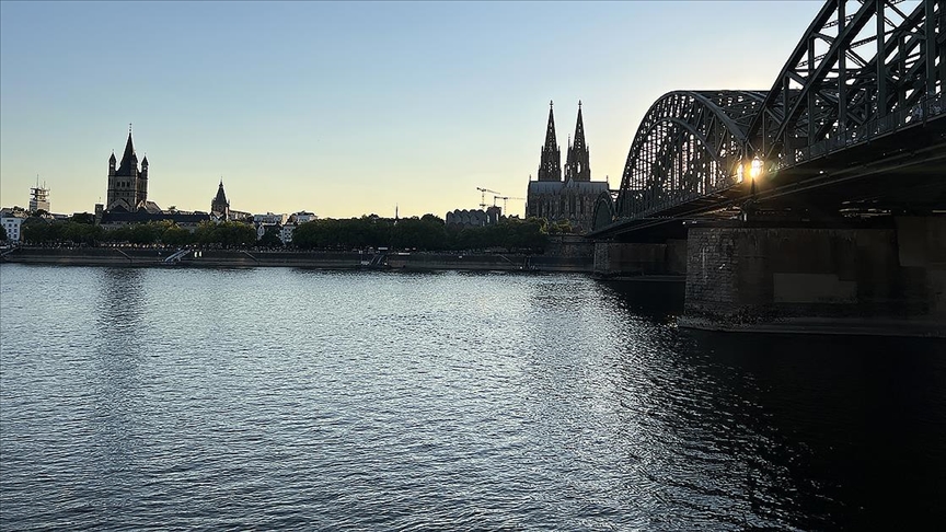 Ren Nehri’nde suların çekilmesi Alman ekonomisini olumsuz etkiliyor