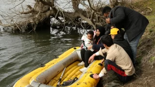 Türkiye ve Yunanistan’a Mültecileri Tahliye Etme Çağrısı