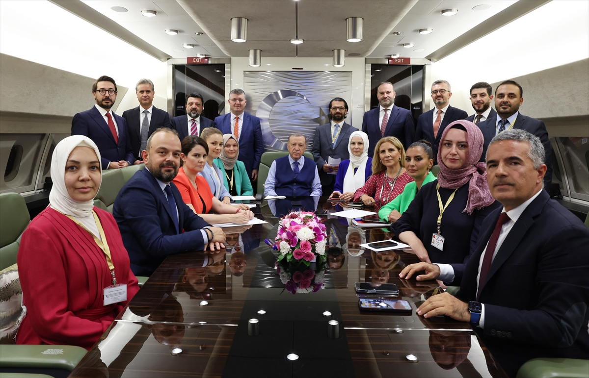 Erdoğan, Soçi dönüşü gazetecilerin sorularını yanıtladı