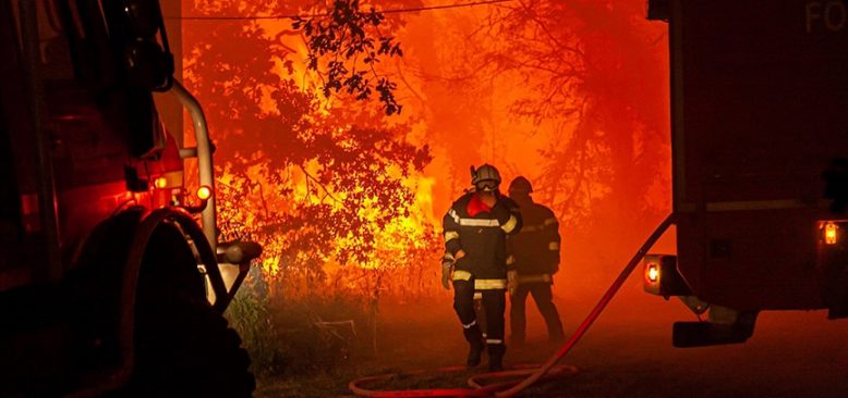 Avrupa'dan yüzlerce itfaiyeci, yangınlarla boğuşan Fransa'ya desteğe geldi