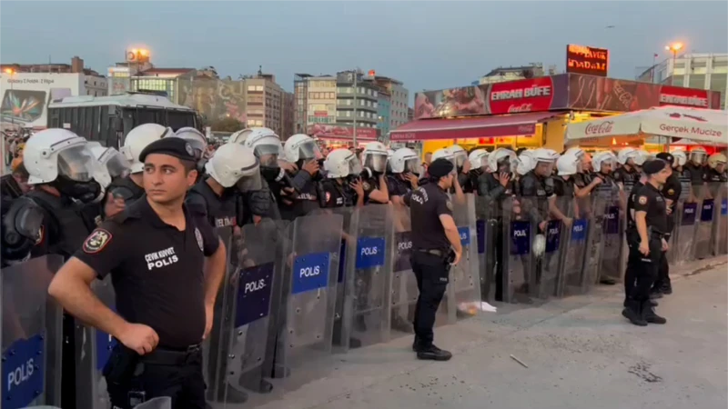 Dünya Barış Günü’nde İstanbul’da Polis Müdahalesi