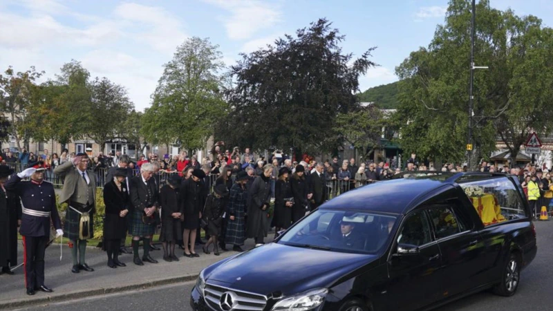  II. Elizabeth’in Naaşı Balmoral Şatosu’ndan Ayrıldı